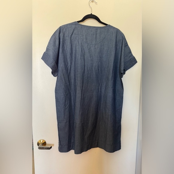 ATM Chambray Dress with Side Pockets and Slit Neck in Size Large - Picture 4 of 6